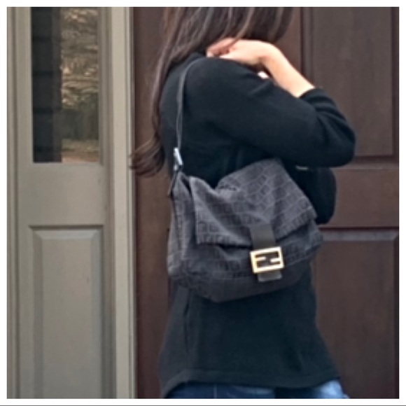 Fendi Handbags - Fendi monogram purse